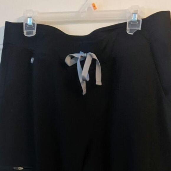 Figs XL Black Drawstring Cargo Pants, Scrubs - Picture 2 of 10